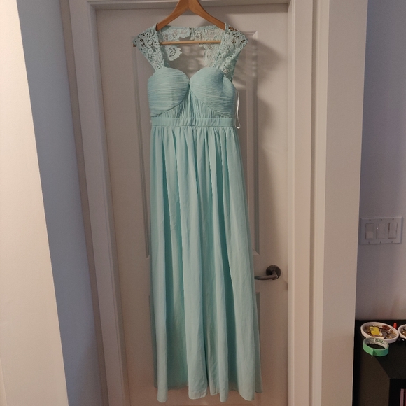 Open back mint evening gown - Picture 2 of 7
